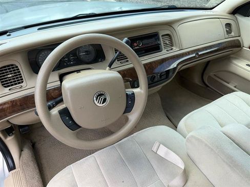 Used 2008 Mercury Grand Marquis GS RWD image 9