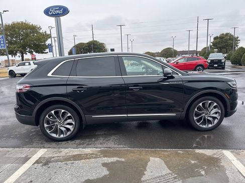 Used 2022 Lincoln Nautilus Reserve w/ Equipment Group 201A image 7