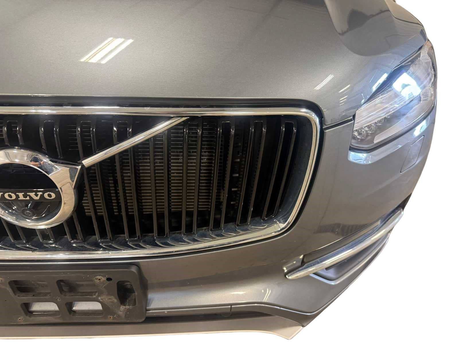 Used 2018 Volvo XC90 T6 Momentum w/ Convenience Package AWD/4WD image 5