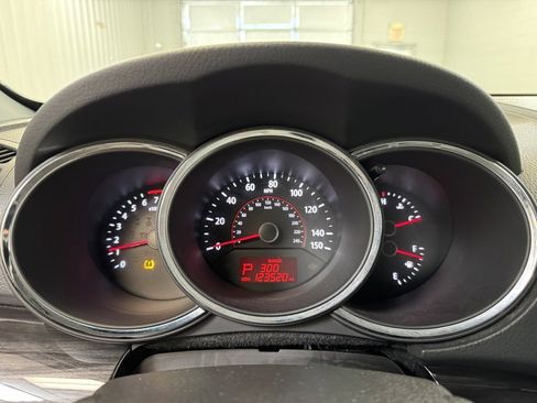 Used 2011 Kia Sorento LX image 27