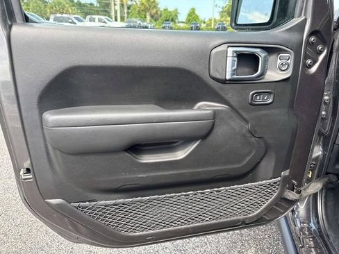 Used 2026 Jeep Gladiator Rubicon AWD/4WD image 17