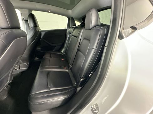 Used 2021 Tesla Model Y Long Range image 27