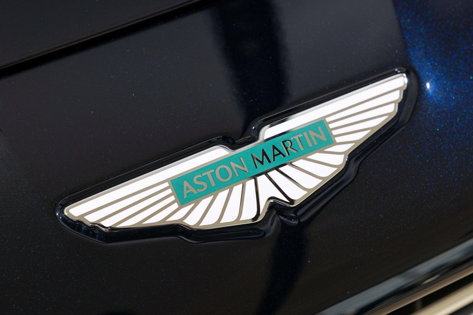 New 2026 Aston Martin Vanquish Convertible RWD image 42