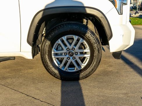 Used 2022 Toyota Tundra SR5 image 33