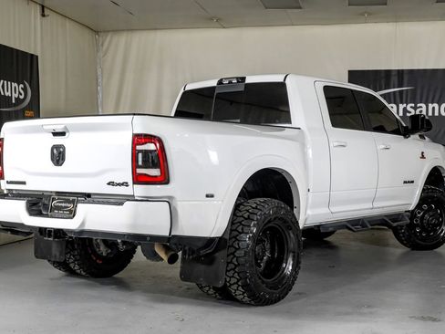 Used 2022 RAM 3500 Laramie w/ Night Edition image 8