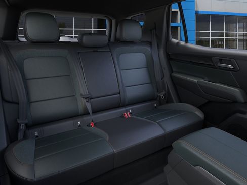 New 2026 GMC Terrain AT4 w/ LPO, Black Badging Package AWD/4WD image 17