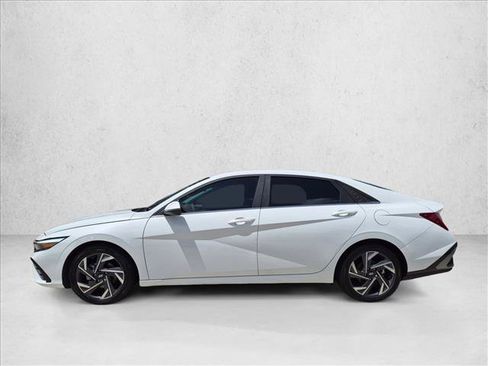 Used 2024 Hyundai Elantra Limited FWD image 9
