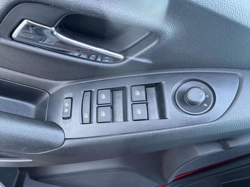 Used 2017 Chevrolet Trax LT w/ LT Convenience Package image 11