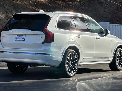 New 2026 Volvo XC90 T8 Plus image 5