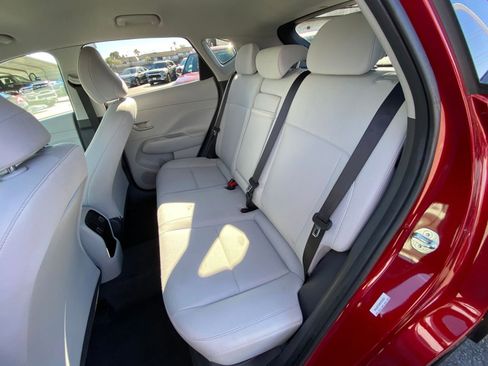 Used 2025 Hyundai Kona SEL image 25