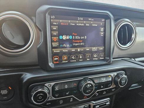Used 2020 Jeep Gladiator Rubicon AWD/4WD image 13