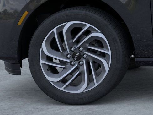 New 2025 Lincoln Navigator Reserve AWD/4WD image 19