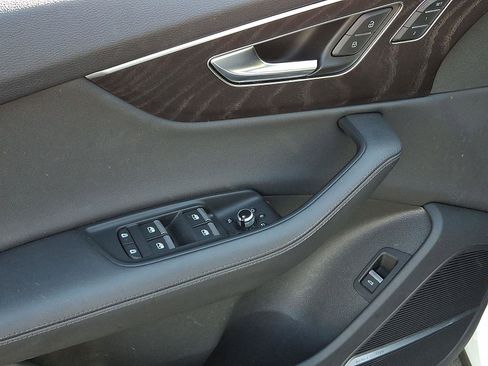 Used 2023 Audi Q7 3.0T Premium Plus w/ Premium Plus Package image 12