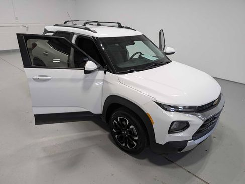 Used 2021 Chevrolet TrailBlazer LT w/ Convenience Package AWD/4WD image 16