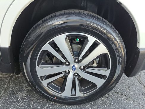 Used 2018 Subaru Outback 2.5i Limited image 25