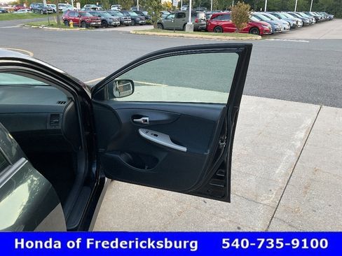 Used 2013 Toyota Corolla S w/ Premium Pkg FWD image 18