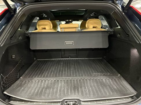Certified 2024 Volvo XC60 T8 Ultimate w/ Climate Package AWD/4WD image 29