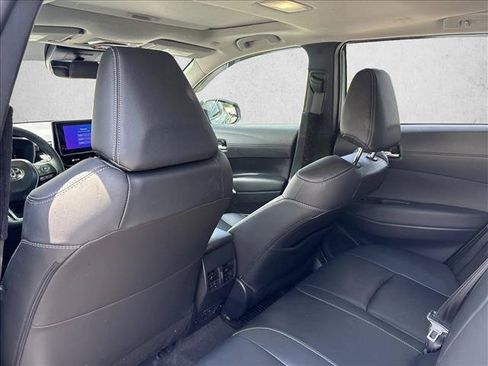 Used 2025 Toyota Corolla Cross XLE w/ Convenience Package FWD image 17