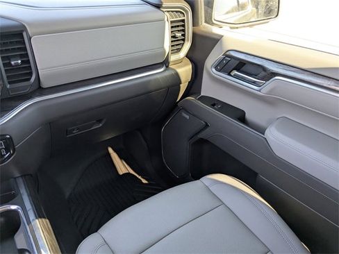 Used 2025 Chevrolet Silverado 1500 LTZ image 16