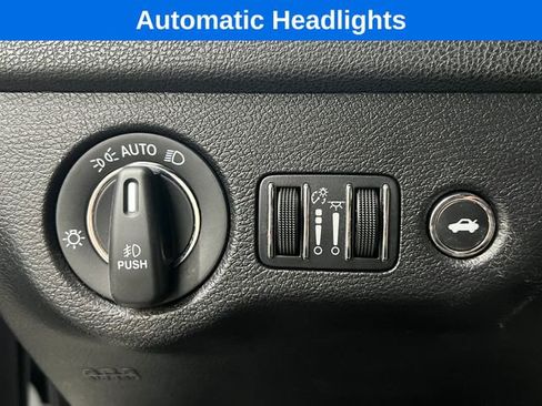 Used 2023 Chrysler 300 Touring L w/ Comfort Group image 16