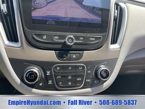 Used 2023 Chevrolet Malibu LT FWD image 25