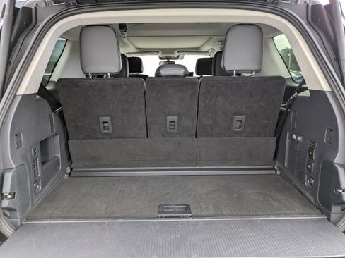 Used 2025 Ford Expedition Platinum AWD/4WD image 13