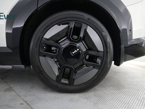 Used 2024 Kia EV9 GT-Line image 9