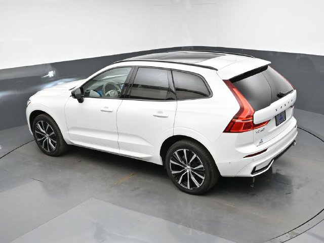 Used 2024 Volvo XC60 B5 Plus AWD/4WD image 20