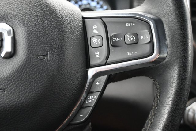 Used 2025 RAM 1500 Laramie AWD/4WD image 12