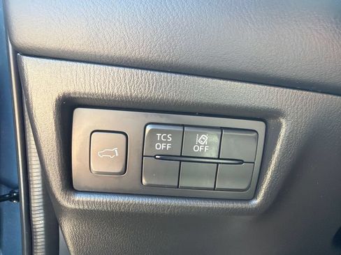 Used 2018 MAZDA CX-5 Touring w/ Preferred Equipment Package FWD image 24