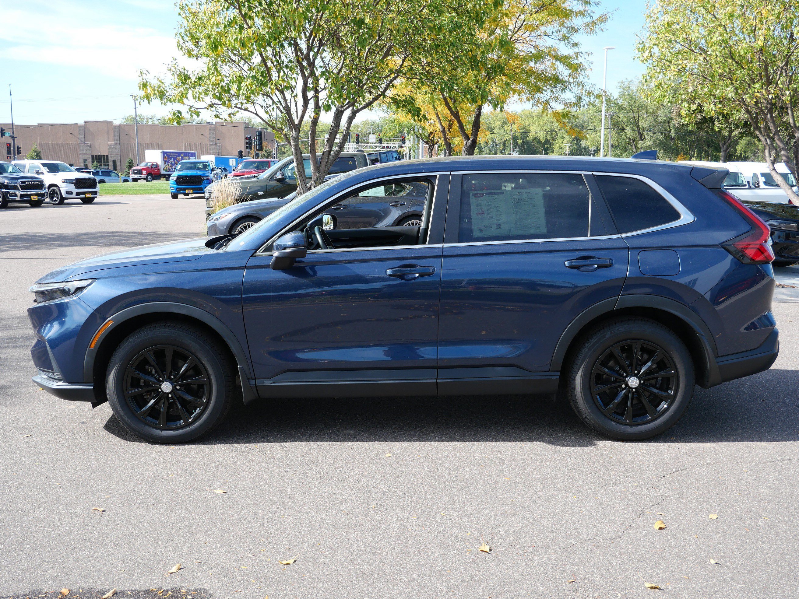 Used 2023 Honda CR-V EX-L image 4