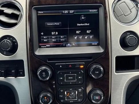 Used 2014 Ford F150 Platinum image 11