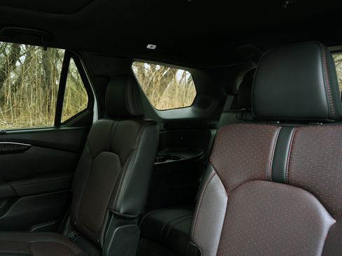 Used 2025 Honda Pilot Black Edition image 18