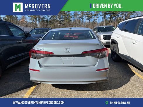 Used 2024 Honda Civic EX image 3