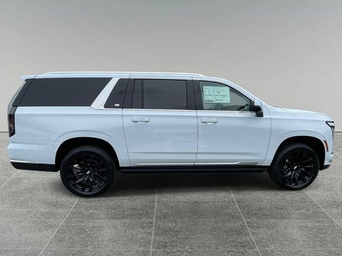 New 2026 Cadillac Escalade ESV Luxury AWD/4WD image 6