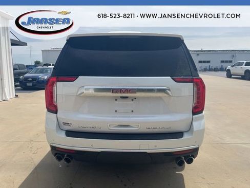 Used 2021 GMC Yukon XL Denali w/ Denali Premium Package AWD/4WD image 5
