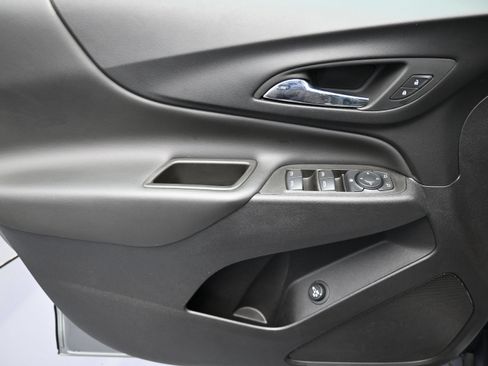 Used 2024 Chevrolet Equinox LT FWD image 24