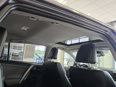 Used 2016 Toyota RAV4 Limited AWD/4WD image 9
