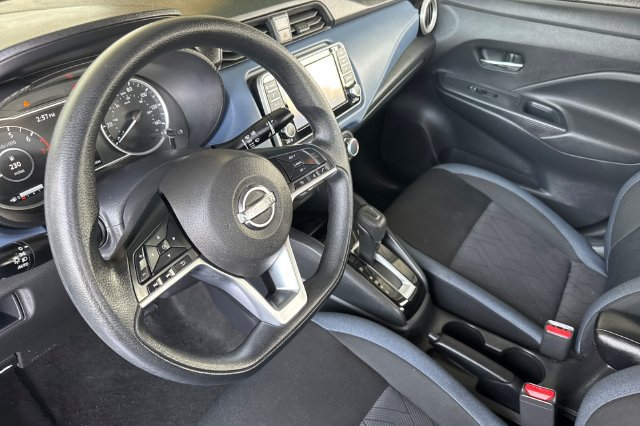 Used 2023 Nissan Versa SV FWD image 10