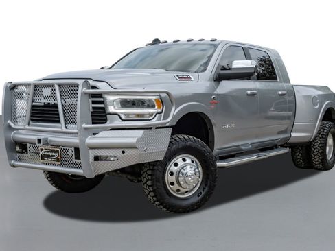 Used 2022 RAM 3500 Laramie AWD/4WD image 4