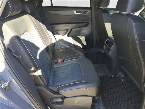 Used 2024 Volkswagen Atlas Cross Sport SEL Premium R-Line image 21