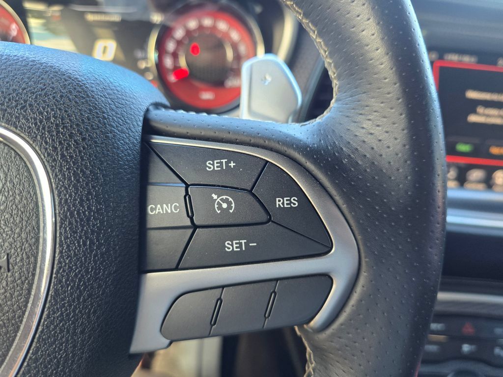 Used 2016 Dodge Challenger SRT Hellcat RWD image 15