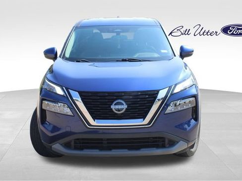 Used 2023 Nissan Rogue SV FWD image 2