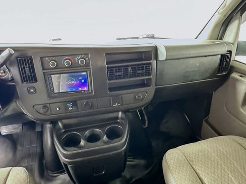 Used 2015 GMC Savana 2500 RWD image 19