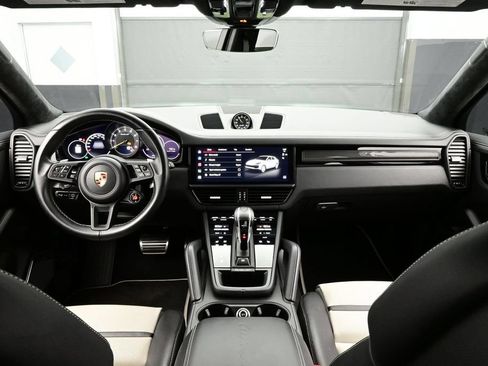 Certified 2023 Porsche Cayenne Turbo GT AWD/4WD image 20