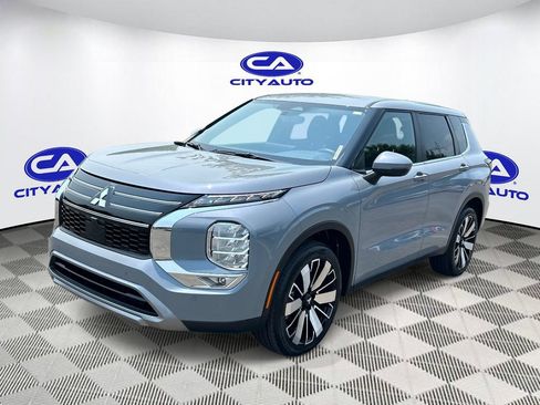 Used 2025 Mitsubishi Outlander SE FWD image 10