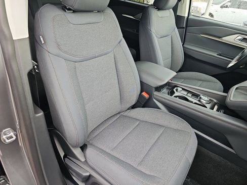 New 2025 Ford Explorer Active image 10