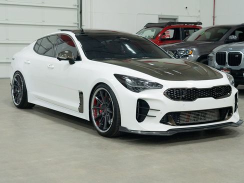Used 2022 Kia Stinger GT2 w/ Red Interior Color Package image 11