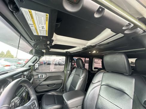 Used 2021 Jeep Wrangler Unlimited Sahara image 22
