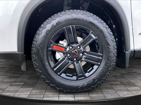 New 2026 Nissan Rogue SV w/ Rock Creek Premium Package AWD/4WD image 11